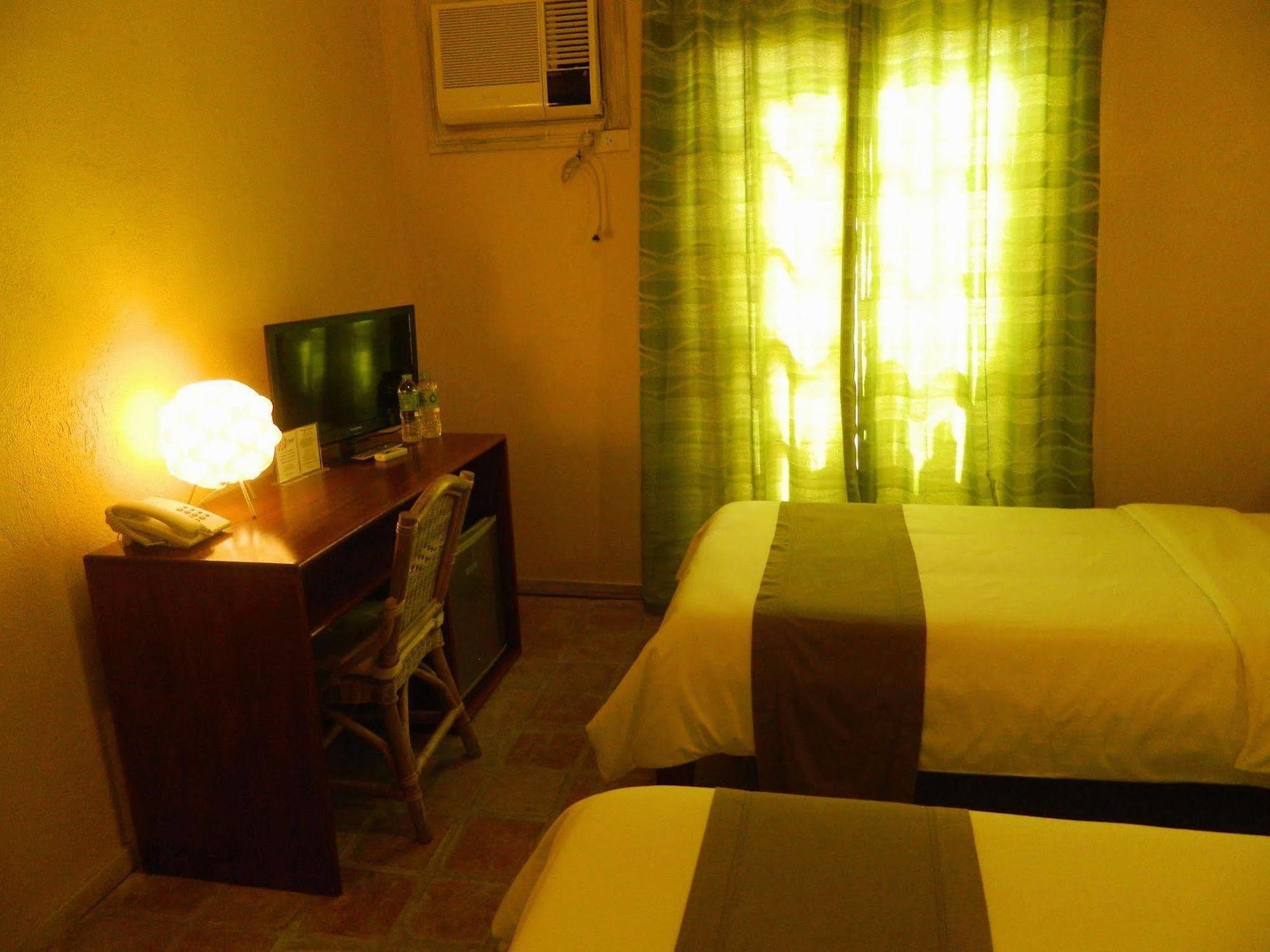 The Sun Villa Resort y Spa Beachfront Balabag  Exterior foto